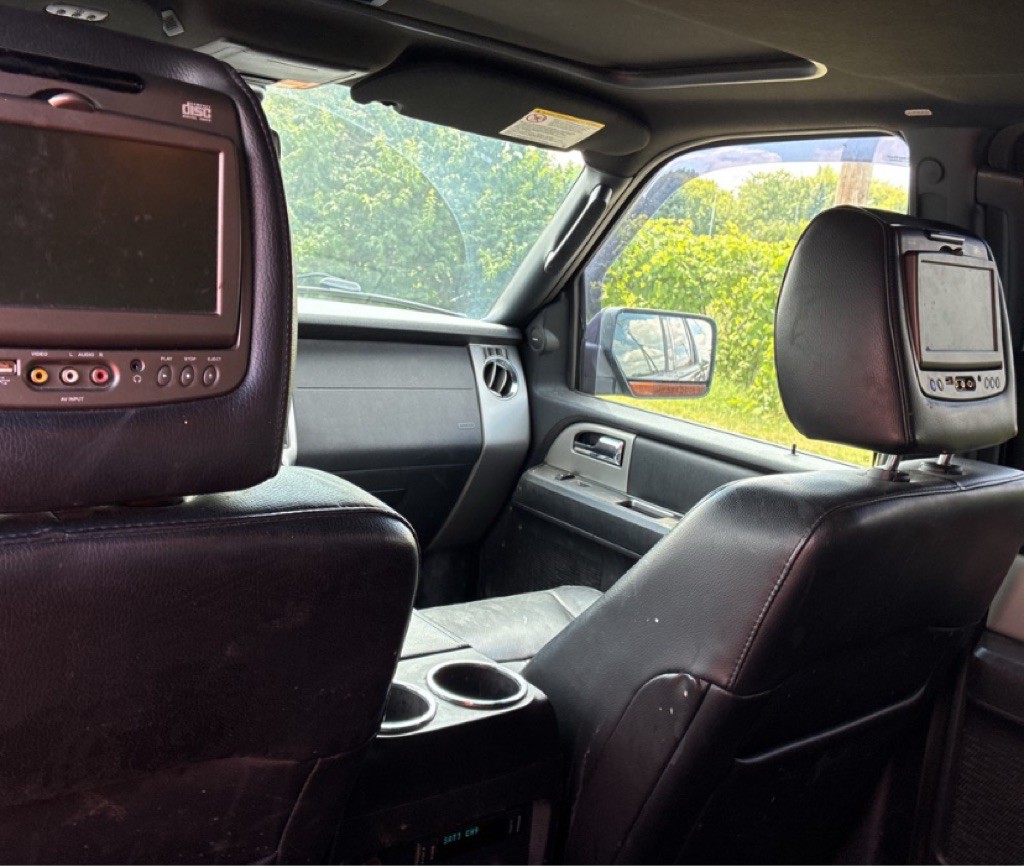 2017 Ford Expedition Image 8