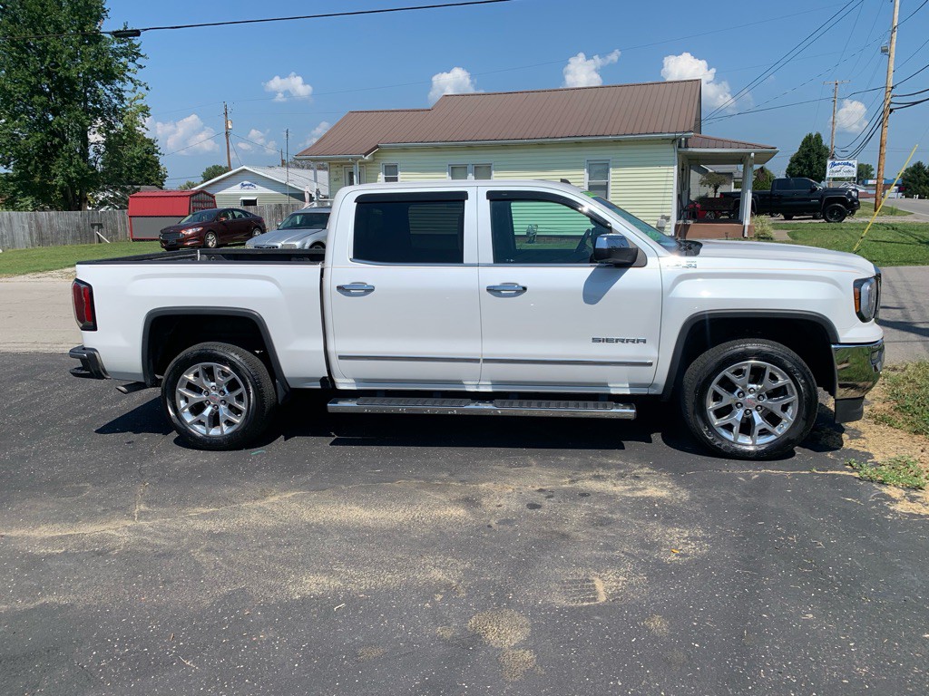 2017 GMC Sierra Image 2