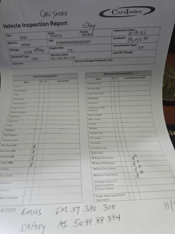 2025 Toyota Sienna LE