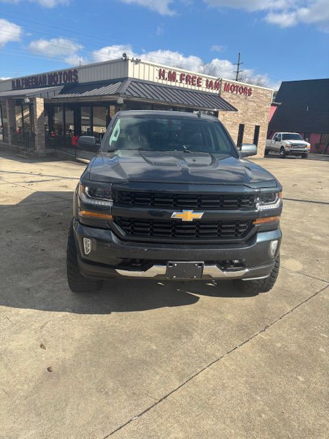 2018 Chevrolet Silverado 1500 Image 2