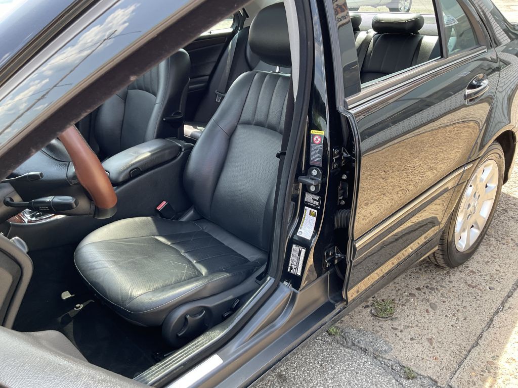 2006 Mercedes-Benz C-Class Image 14