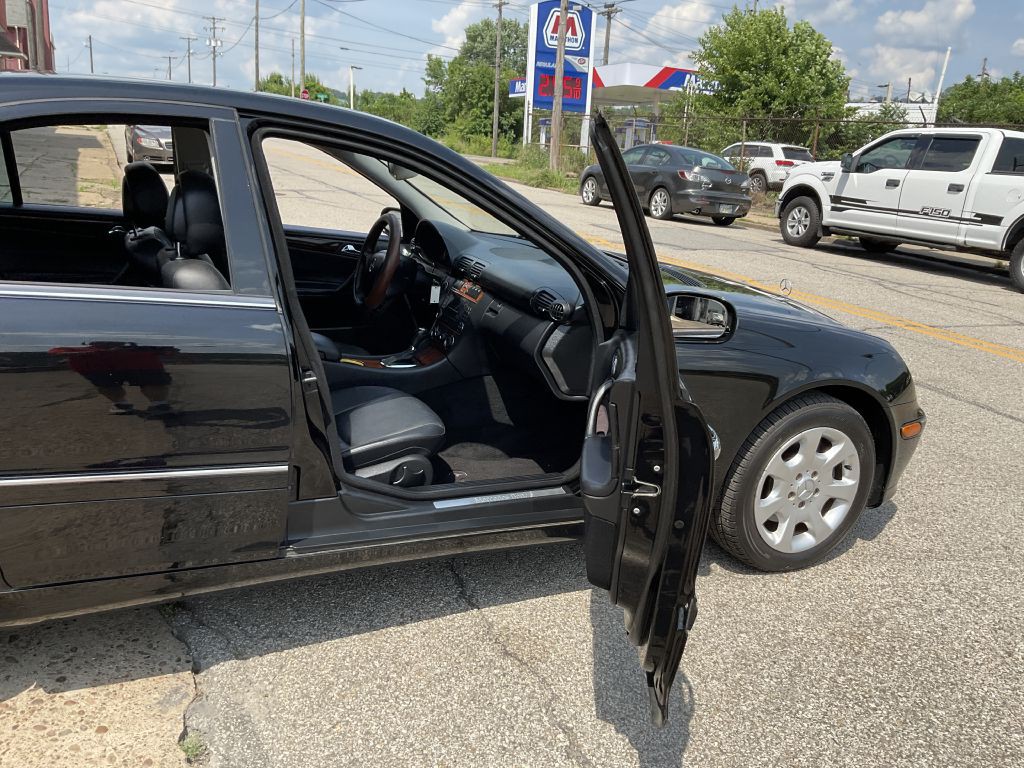 2006 Mercedes-Benz C-Class Image 16