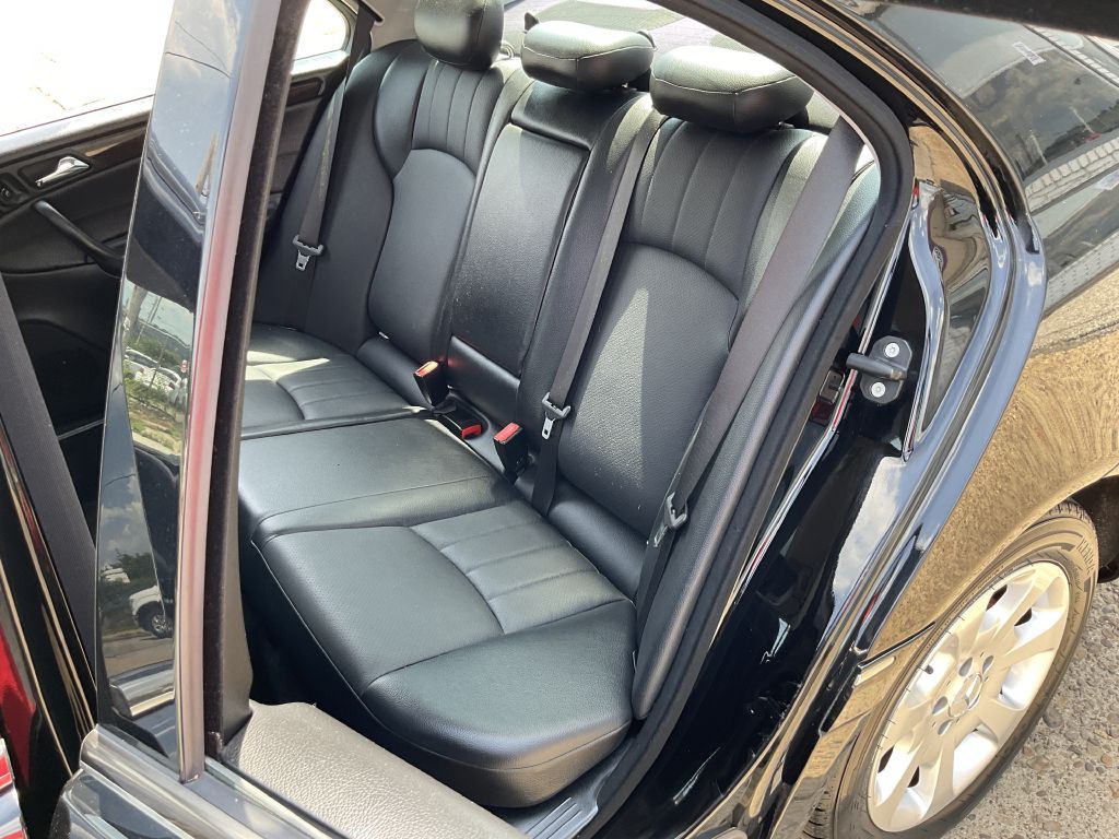 2006 Mercedes-Benz C-Class Image 19