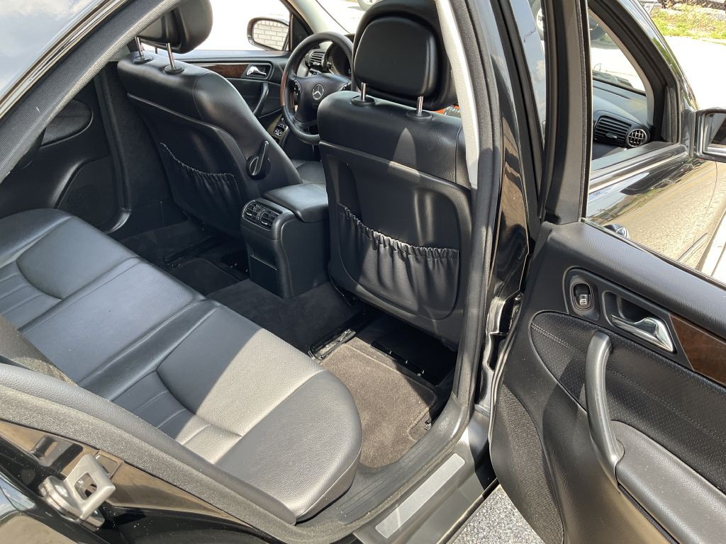 2006 Mercedes-Benz C-Class Image 23