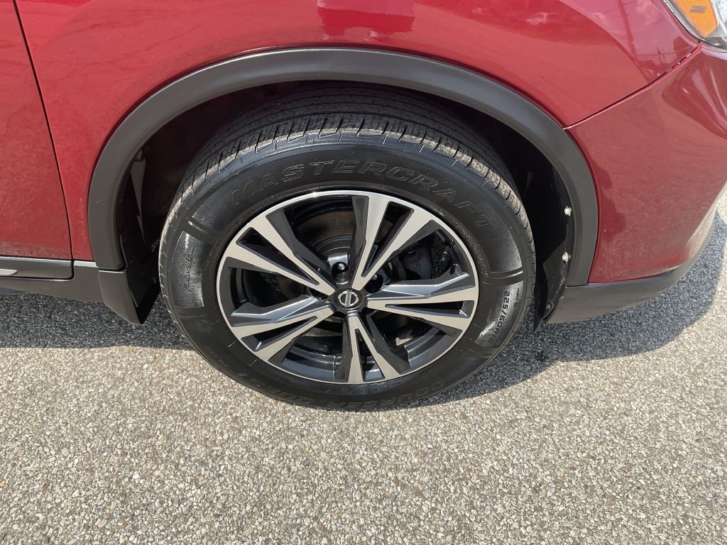 2018 Nissan Rogue Image 11