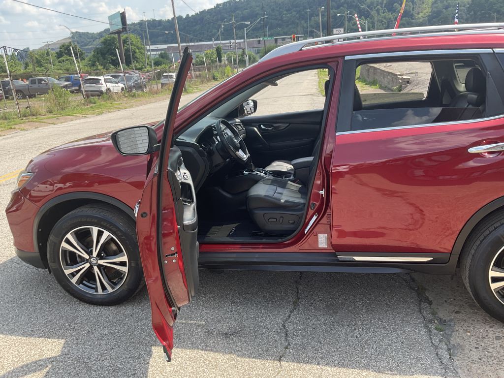 2018 Nissan Rogue Image 13