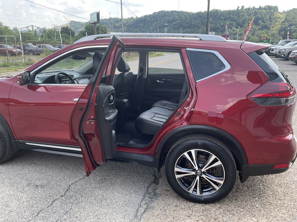 2018 Nissan Rogue Image 19