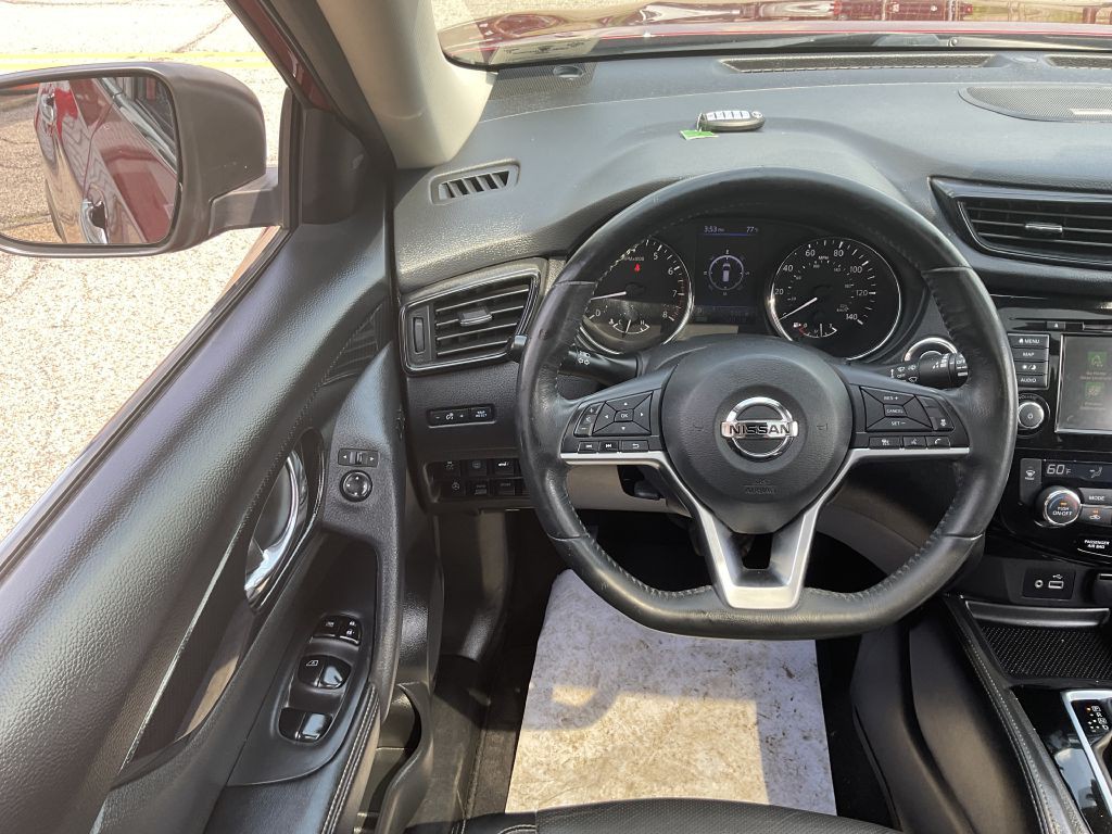 2018 Nissan Rogue Image 28