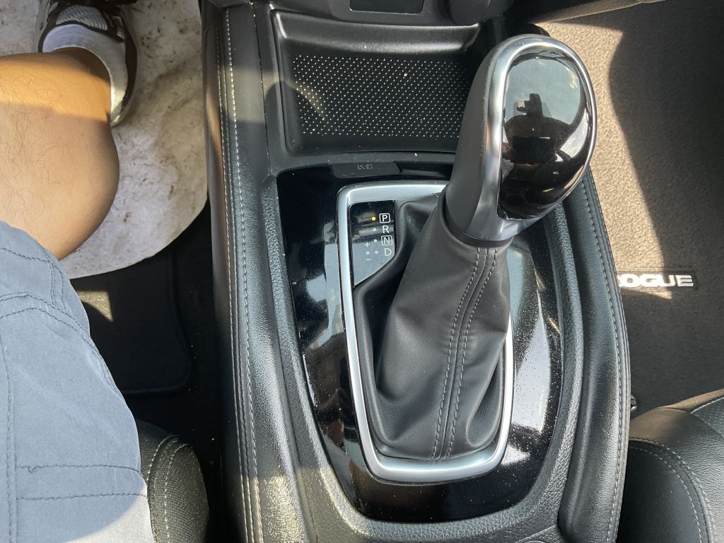 2018 Nissan Rogue Image 36