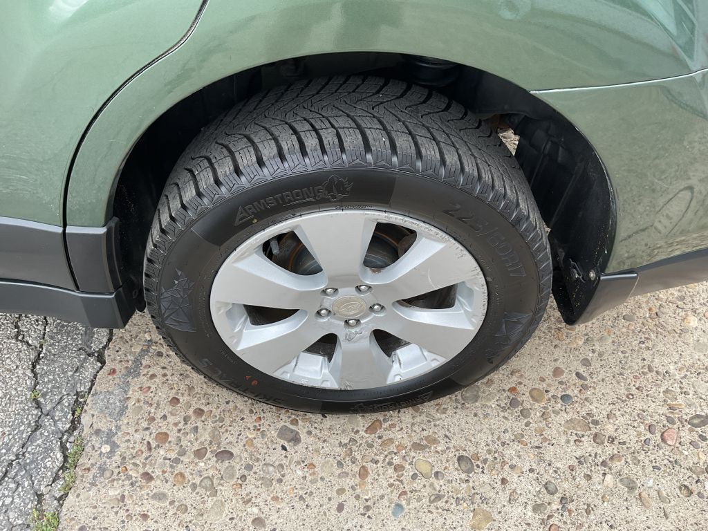 2010 Subaru Outback Image 11