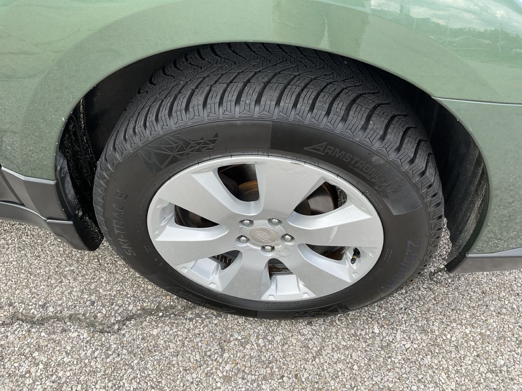 2010 Subaru Outback Image 12