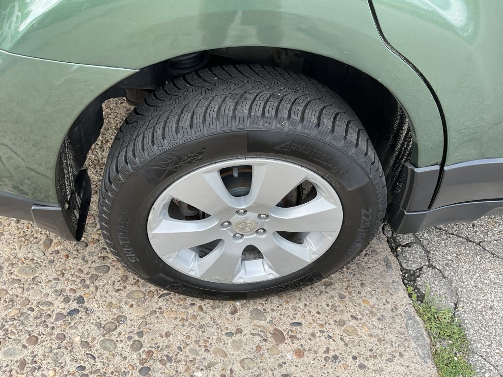 2010 Subaru Outback Image 13