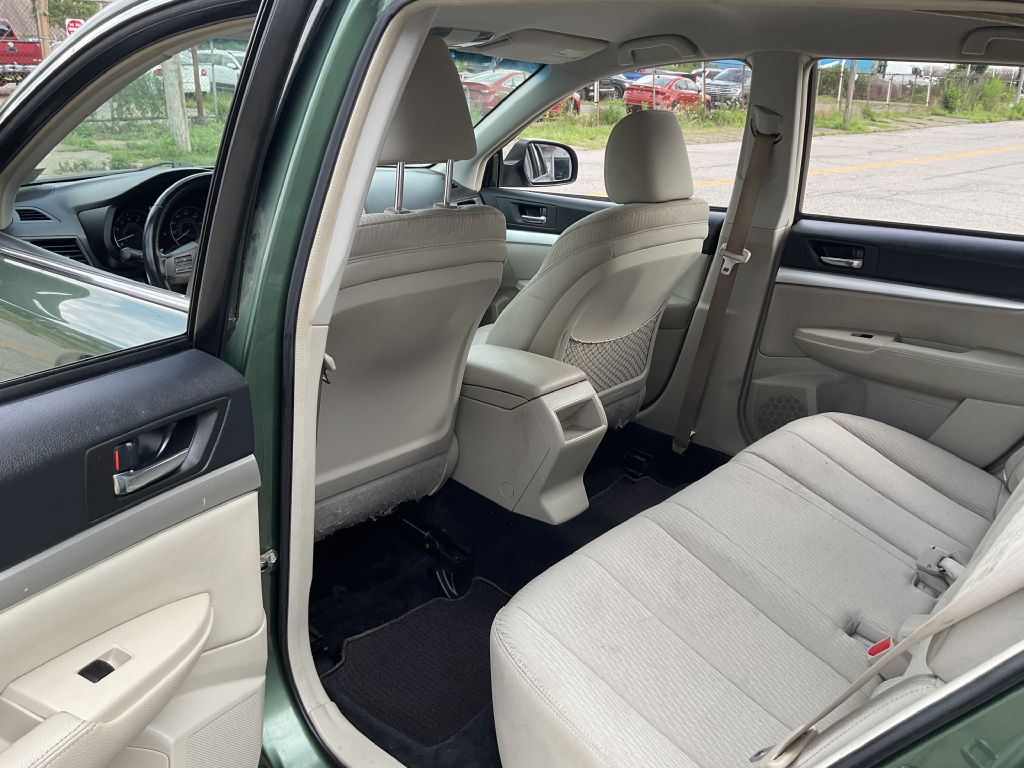 2010 Subaru Outback Image 22