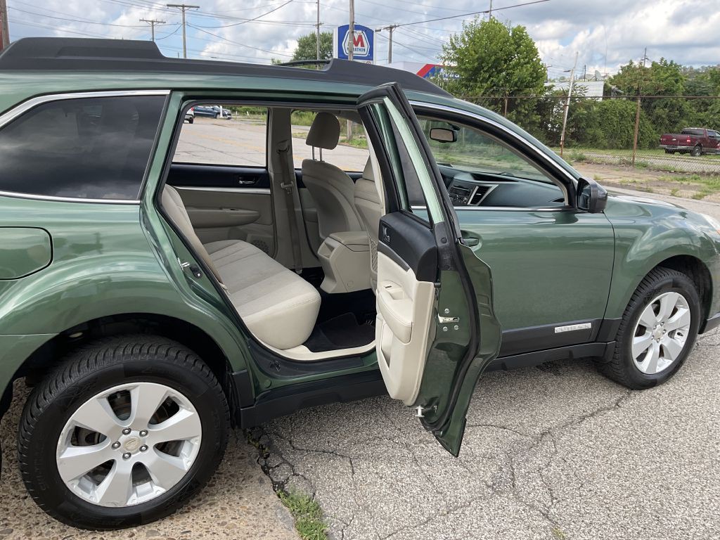 2010 Subaru Outback Image 23