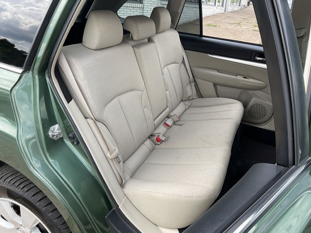 2010 Subaru Outback Image 24