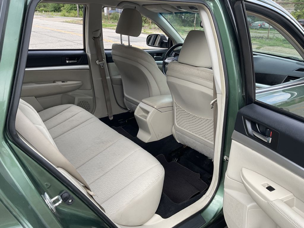 2010 Subaru Outback Image 25