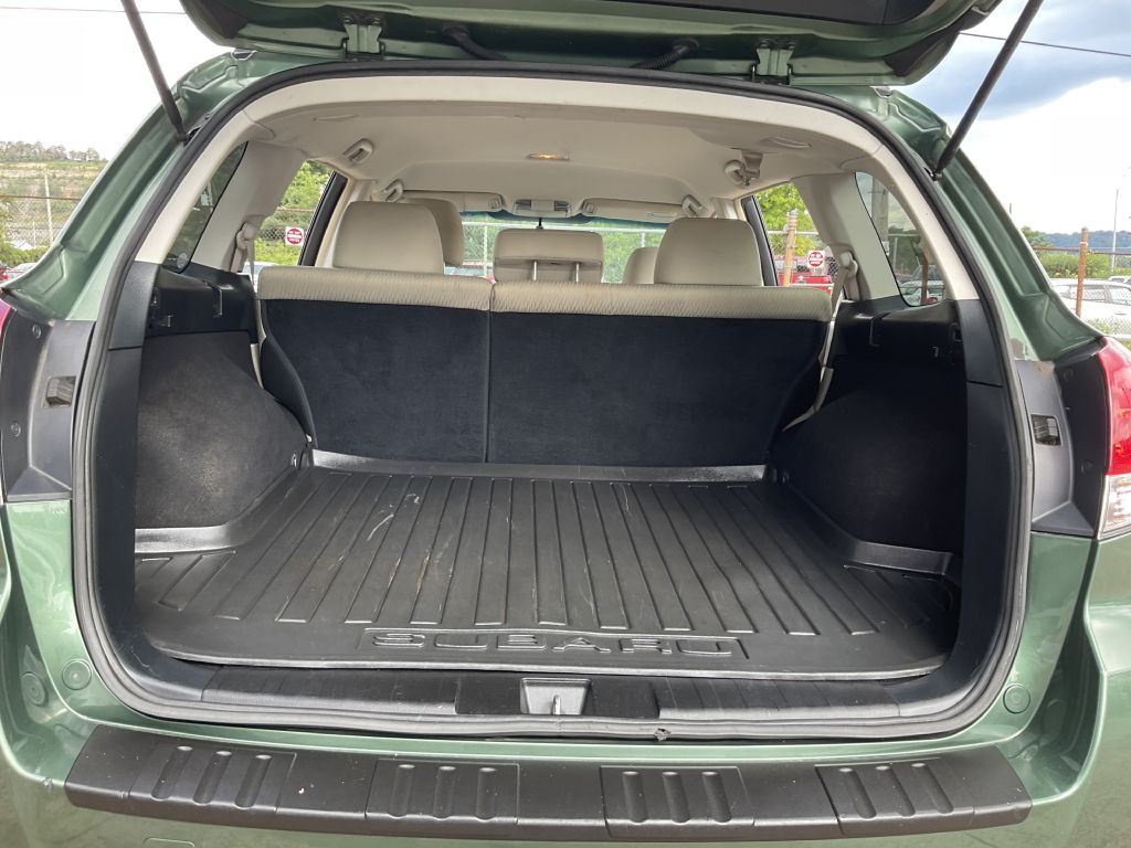 2010 Subaru Outback Image 28