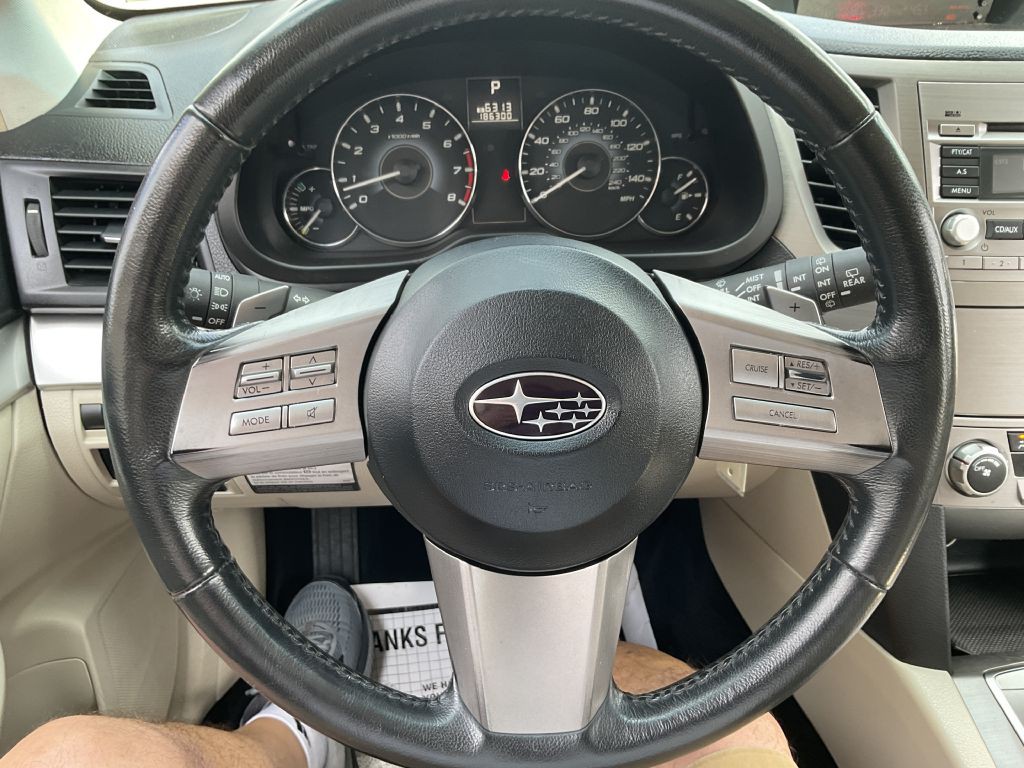 2010 Subaru Outback Image 34