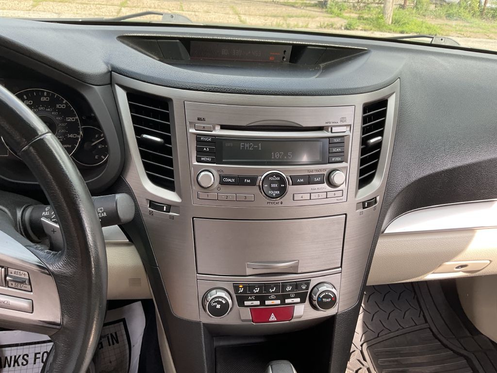 2010 Subaru Outback Image 36