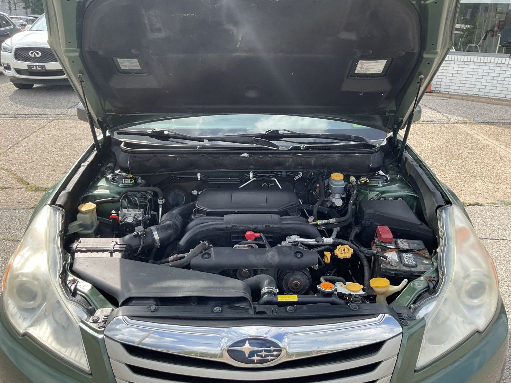 2010 Subaru Outback Image 39