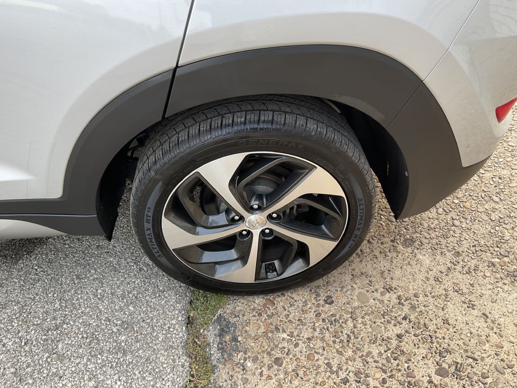 2017 Hyundai Tucson Image 10