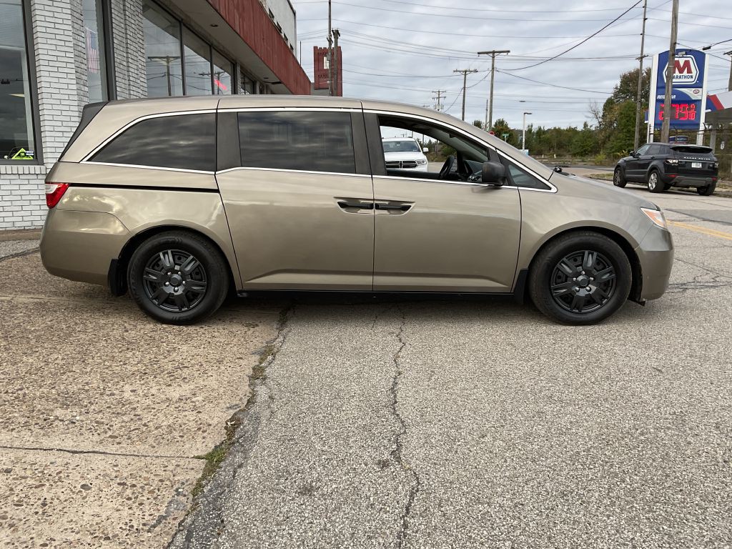 2013 Honda Odyssey Image 2