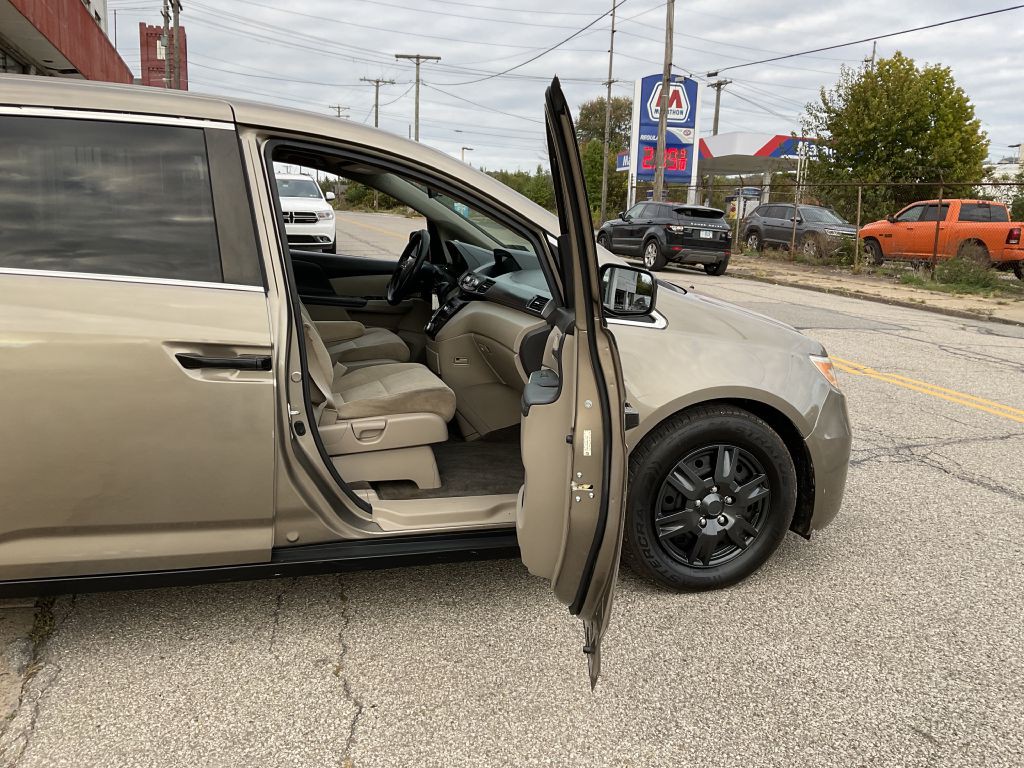 2013 Honda Odyssey Image 16
