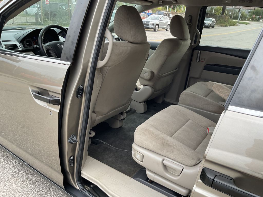 2013 Honda Odyssey Image 21