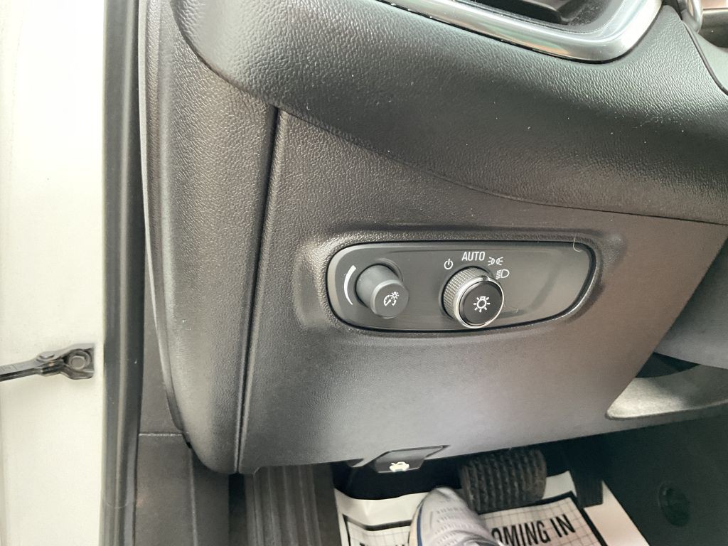 2018 Chevrolet Equinox Image 32
