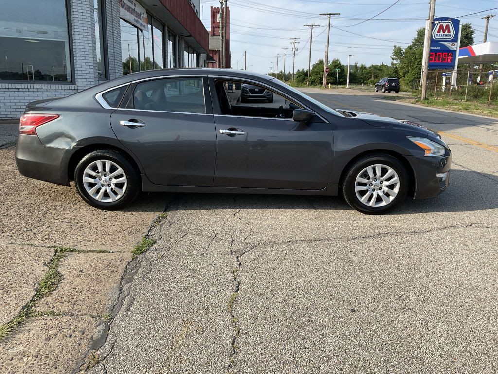 2013 Nissan Altima Image 2