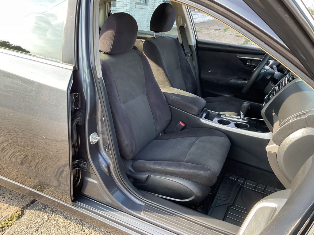 2013 Nissan Altima Image 18