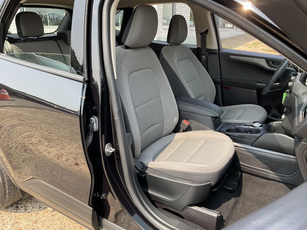 2020 Ford Escape Image 17