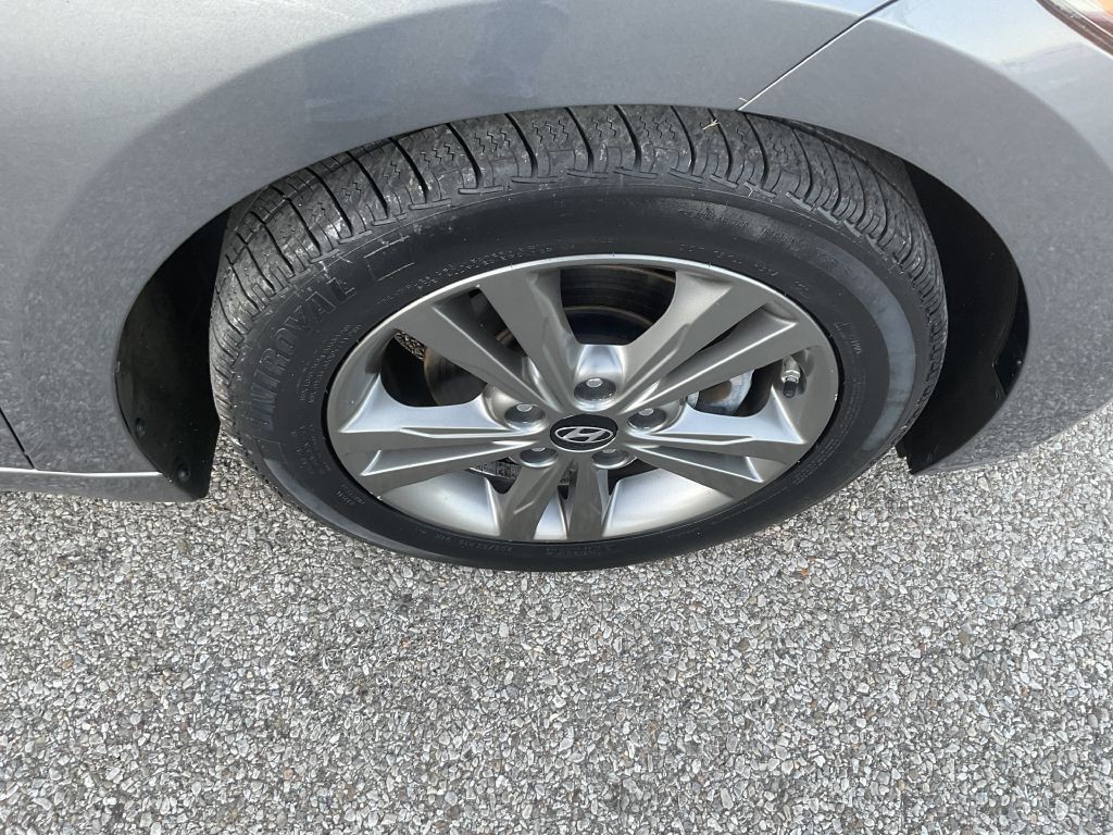 2018 Hyundai Elantra Image 11