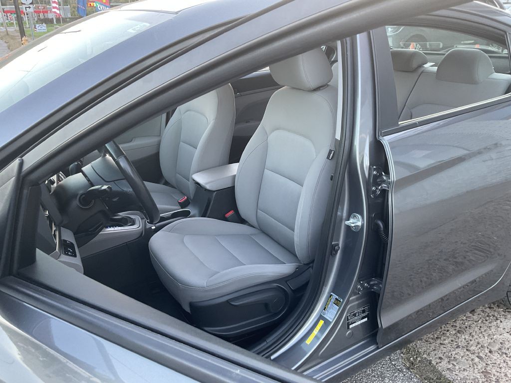 2018 Hyundai Elantra Image 14