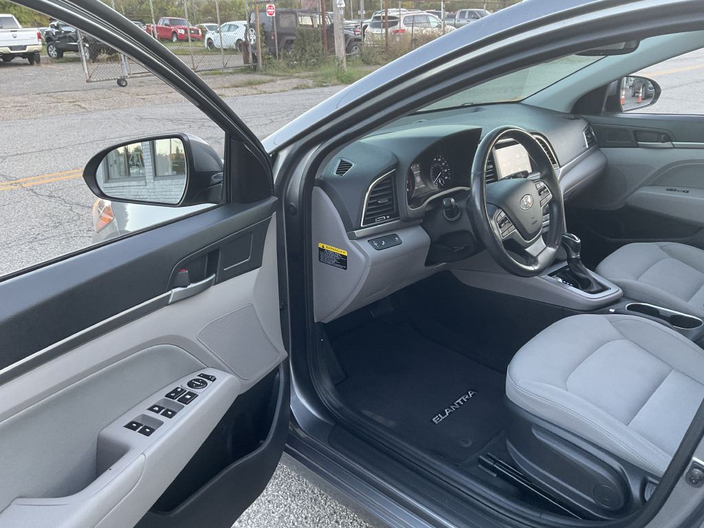 2018 Hyundai Elantra Image 15
