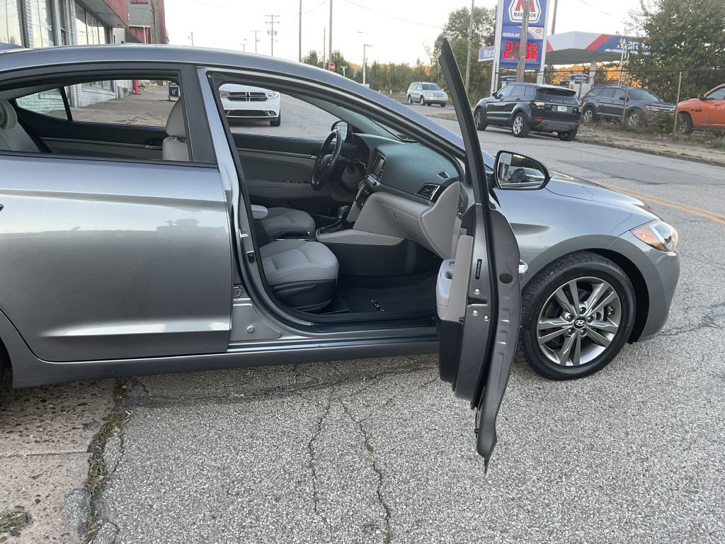 2018 Hyundai Elantra Image 16
