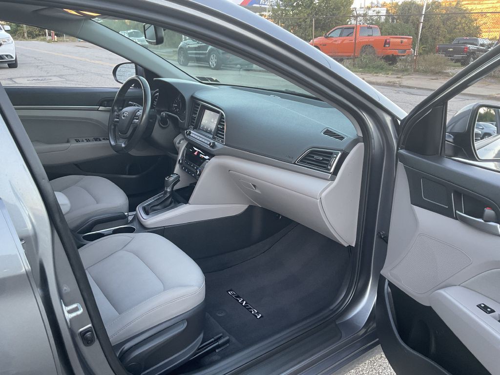 2018 Hyundai Elantra Image 18