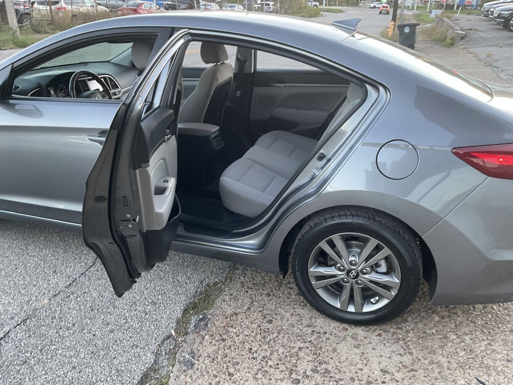 2018 Hyundai Elantra Image 20