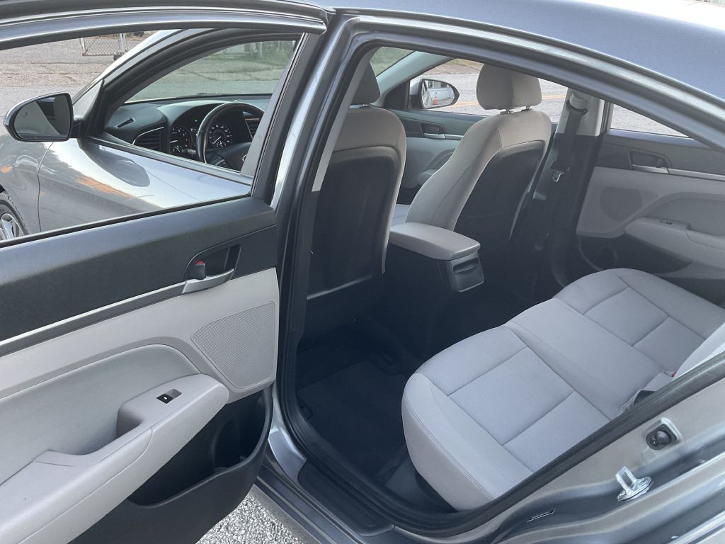 2018 Hyundai Elantra Image 22
