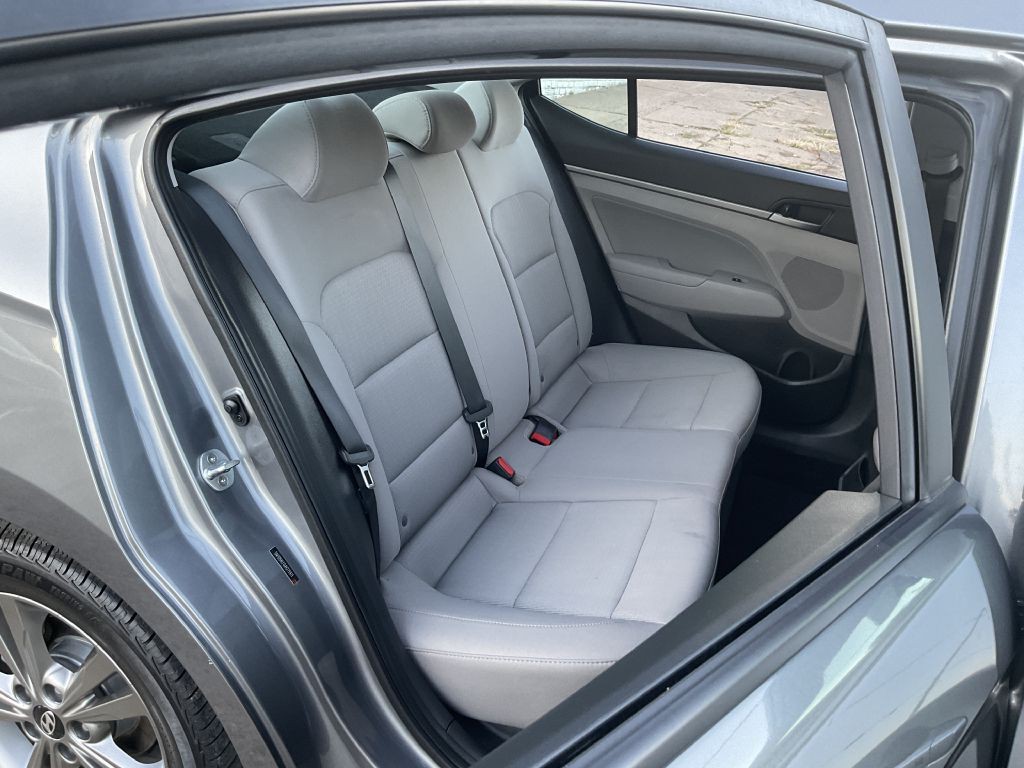 2018 Hyundai Elantra Image 24