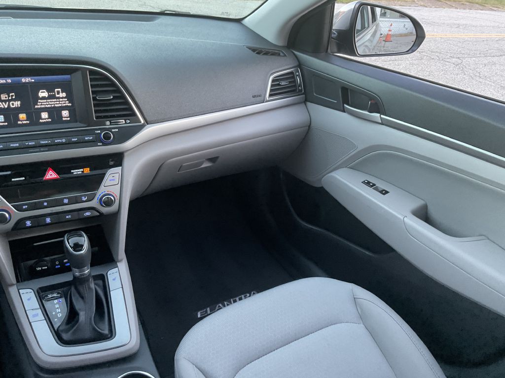 2018 Hyundai Elantra Image 30