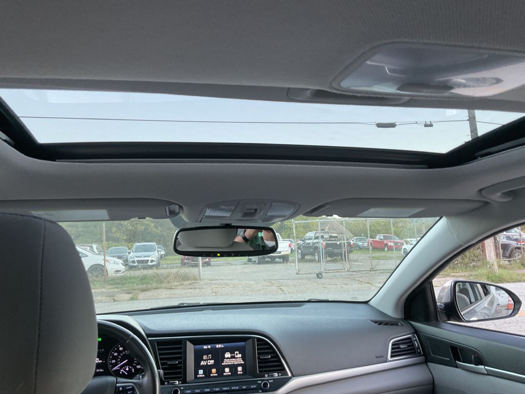 2018 Hyundai Elantra Image 31