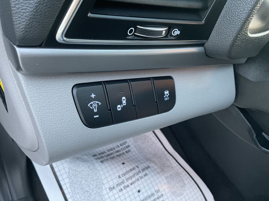 2018 Hyundai Elantra Image 33