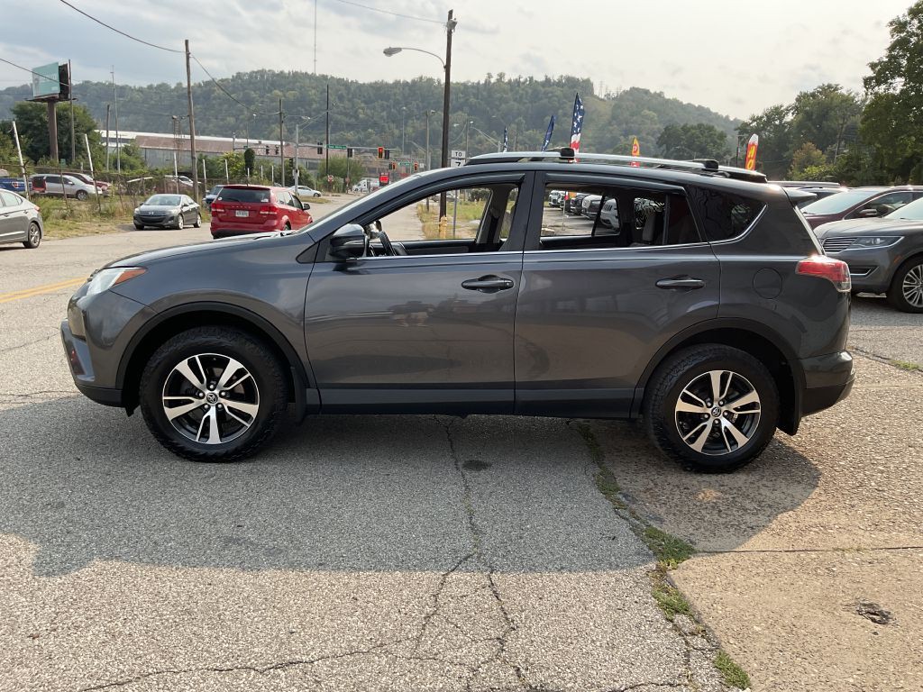 2017 Toyota Rav4 Image 6