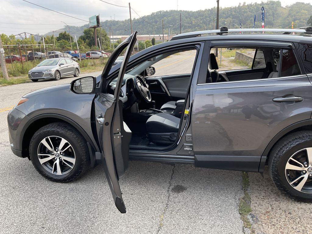 2017 Toyota Rav4 Image 13