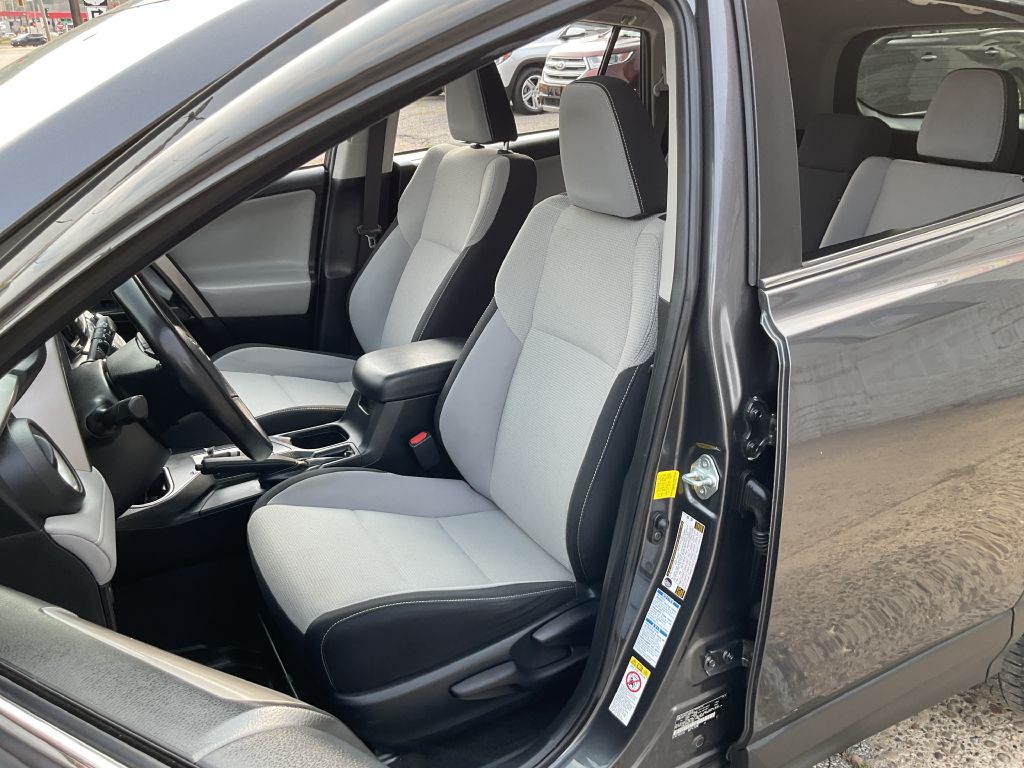2017 Toyota Rav4 Image 14