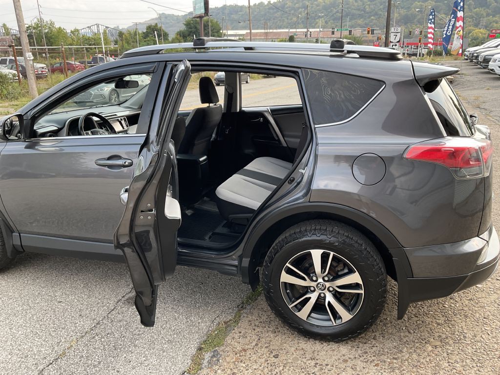 2017 Toyota Rav4 Image 19