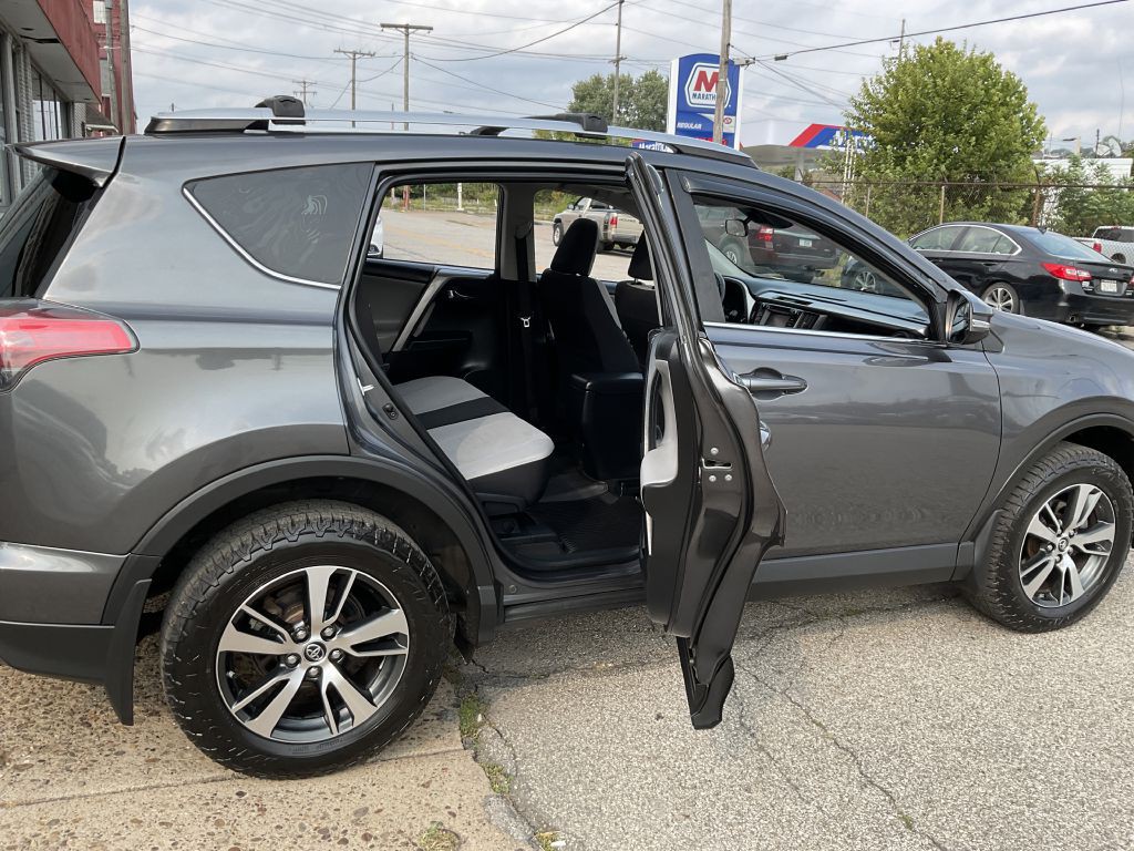 2017 Toyota Rav4 Image 22