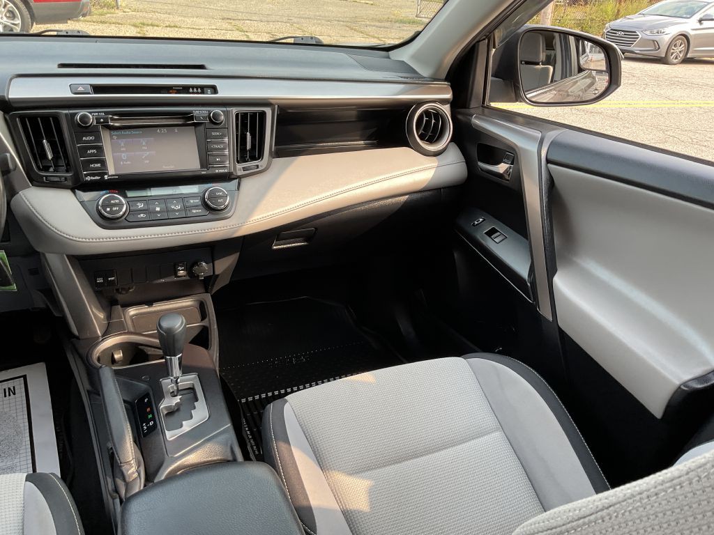 2017 Toyota Rav4 Image 31