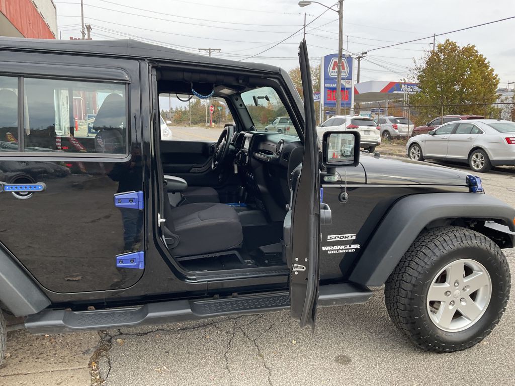 2013 Jeep Wrangler Unlimited Image 16